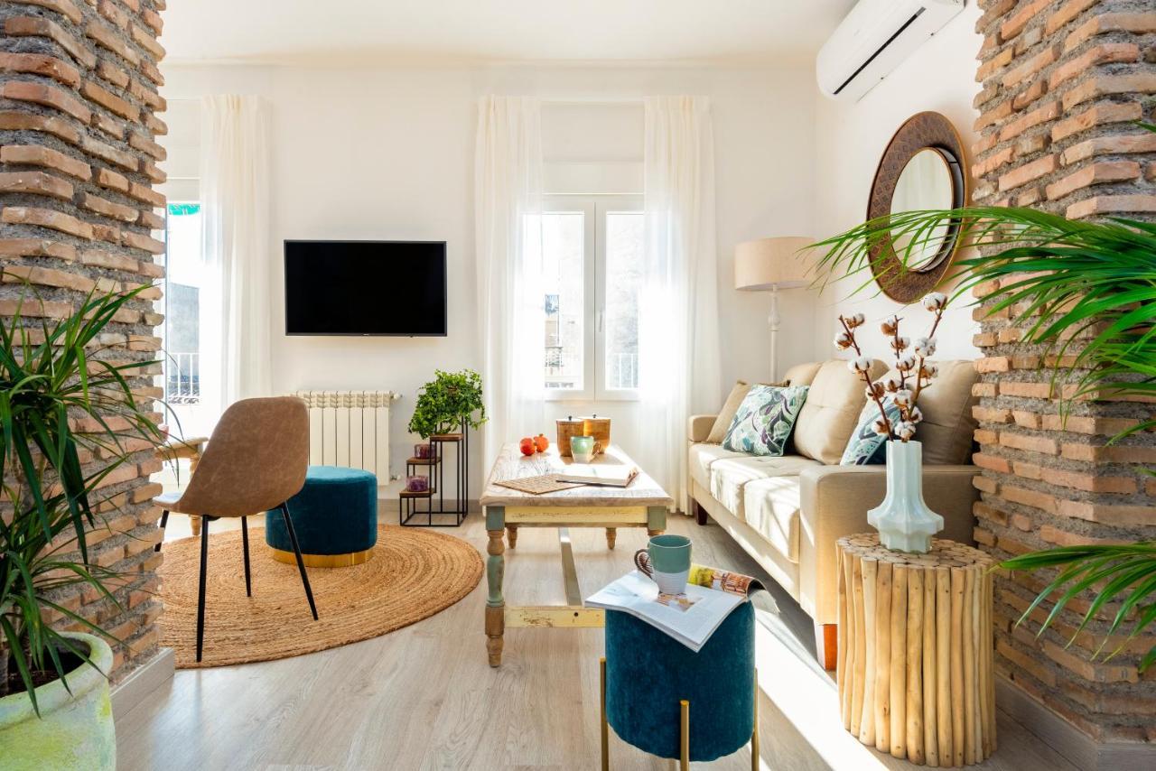 Genteel Home Mano De Hierro Grenade Extérieur photo