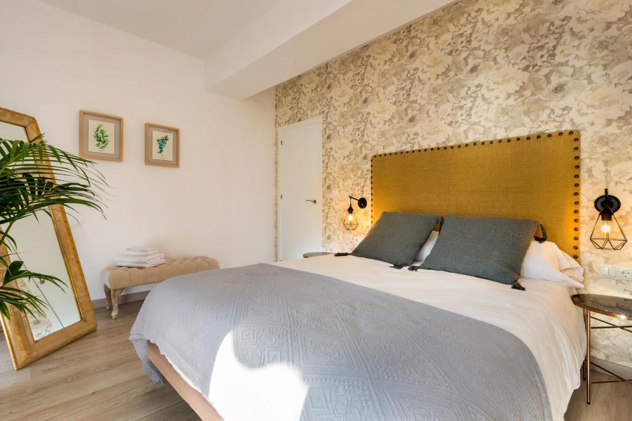 Genteel Home Mano De Hierro Grenade Extérieur photo